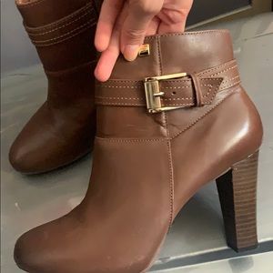 Brown boots, almost new! wore 2-3 times maximum